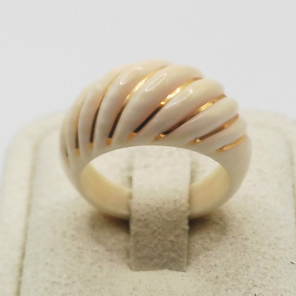 Vintage Cream Croissant Dome Ring Gold Tone Ribbed Statement Size 6.5
